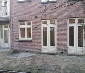 Ramen en deuren woning achterzijde