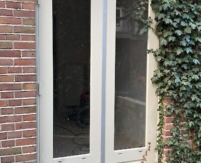 Ramen en deuren woning achterzijde